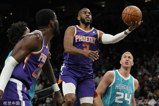 8个篮板 8个篮板